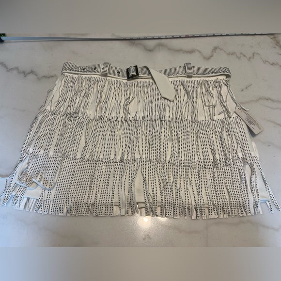 COWBOY KILLER CRYSTAL FRINGE MINI SKORT IN WHITE - Picture 2 of 12
